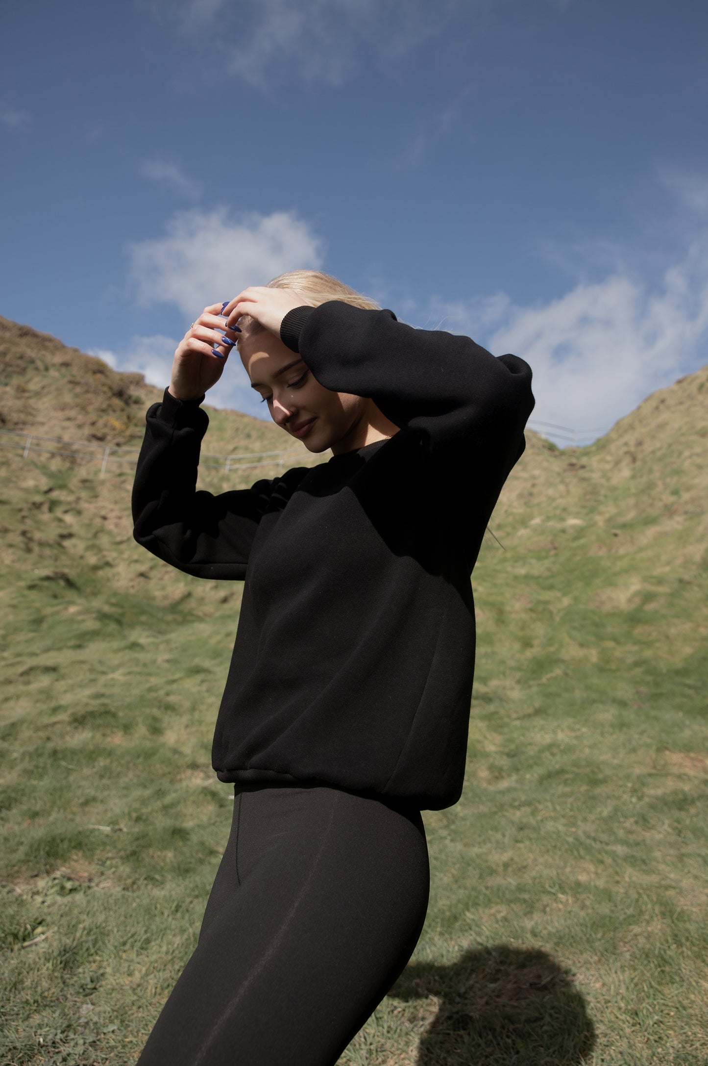 Oversized Black Sweatshirt