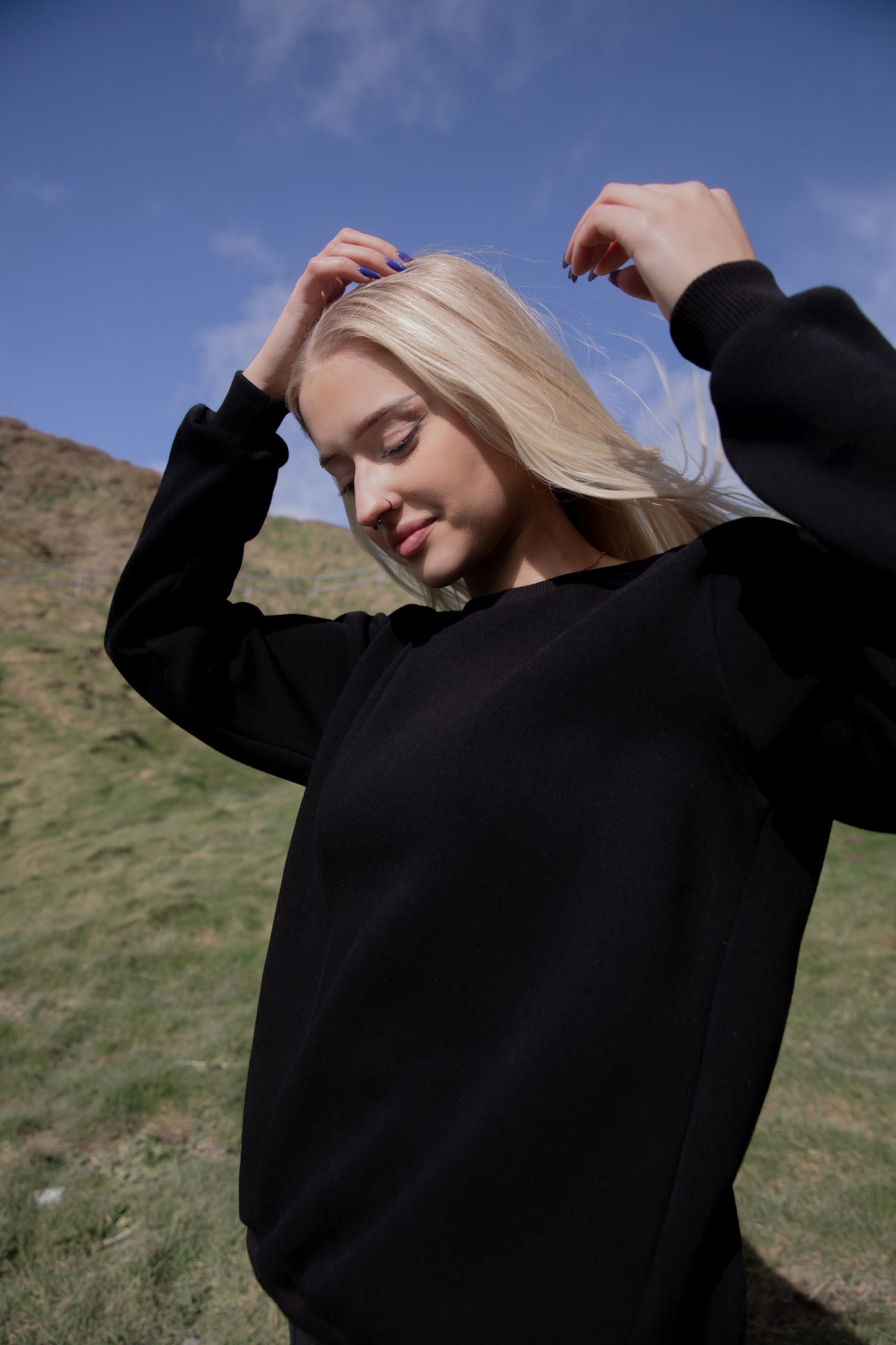 Oversized Black Sweatshirt